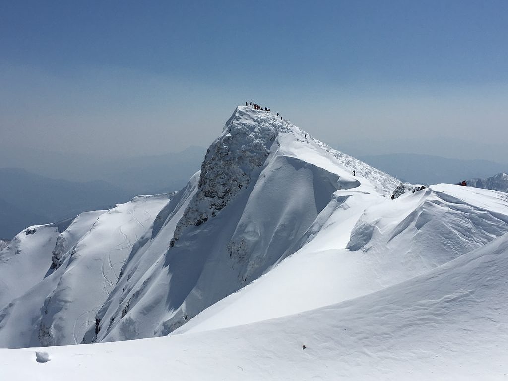 残雪の谷川岳 天神平 トマノ耳 オキノ耳 育風堂 湯テルメ谷川 ゆる登山だニャン